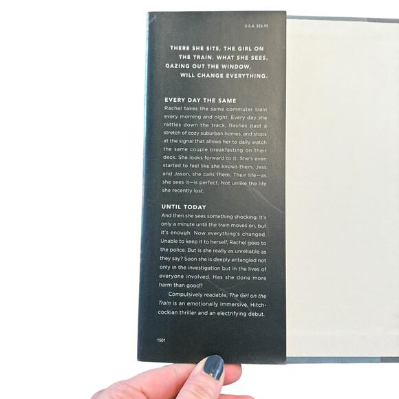 The Girl on the Train hardback book, a novel By Paula Hawkins - Picture 2 of 4